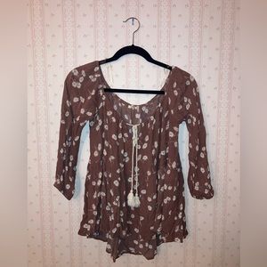 Cute off-the-shoulder top from boutique! 3/4 sleeves and boho vibes! Size large